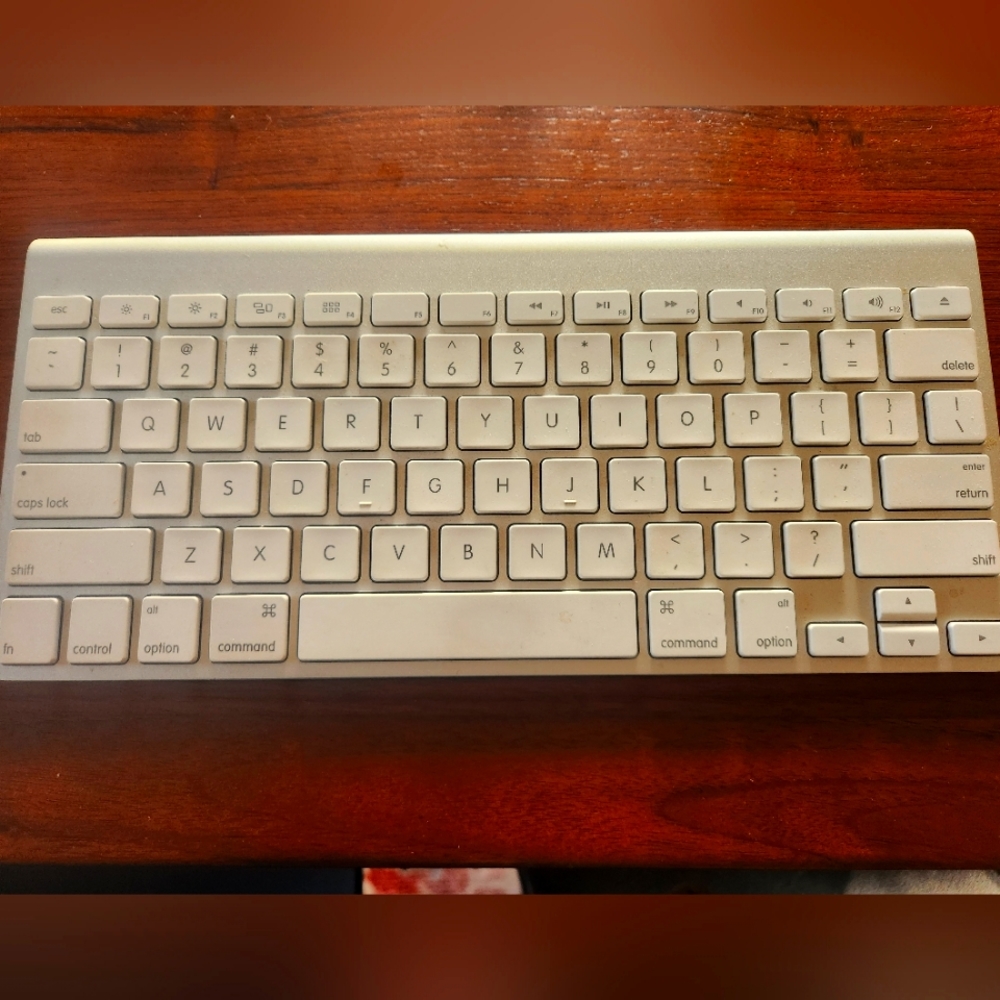 Apple wireless keyboard